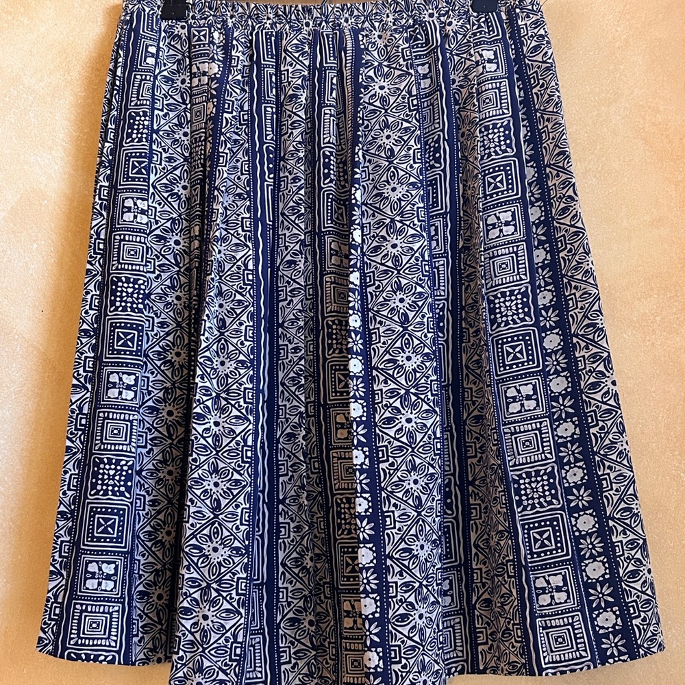 Leslie Fay Blue and cream Patterned A-Line Skirt